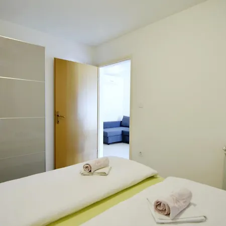 Apartment With Parking Space Zambratija, Umag - 22658 Savudrija